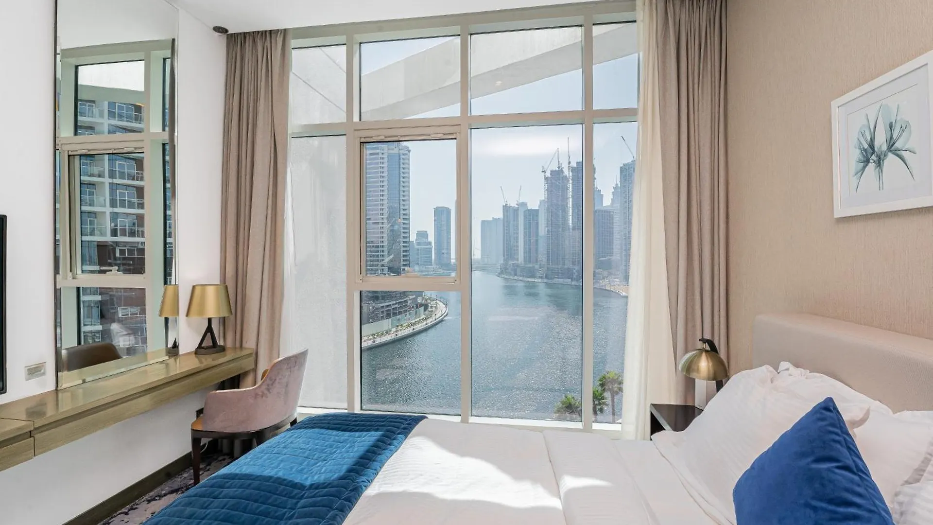 Daire Escape 24 Modern Studio At Damac Maison Prive In Heart Of Business Bay Dubai