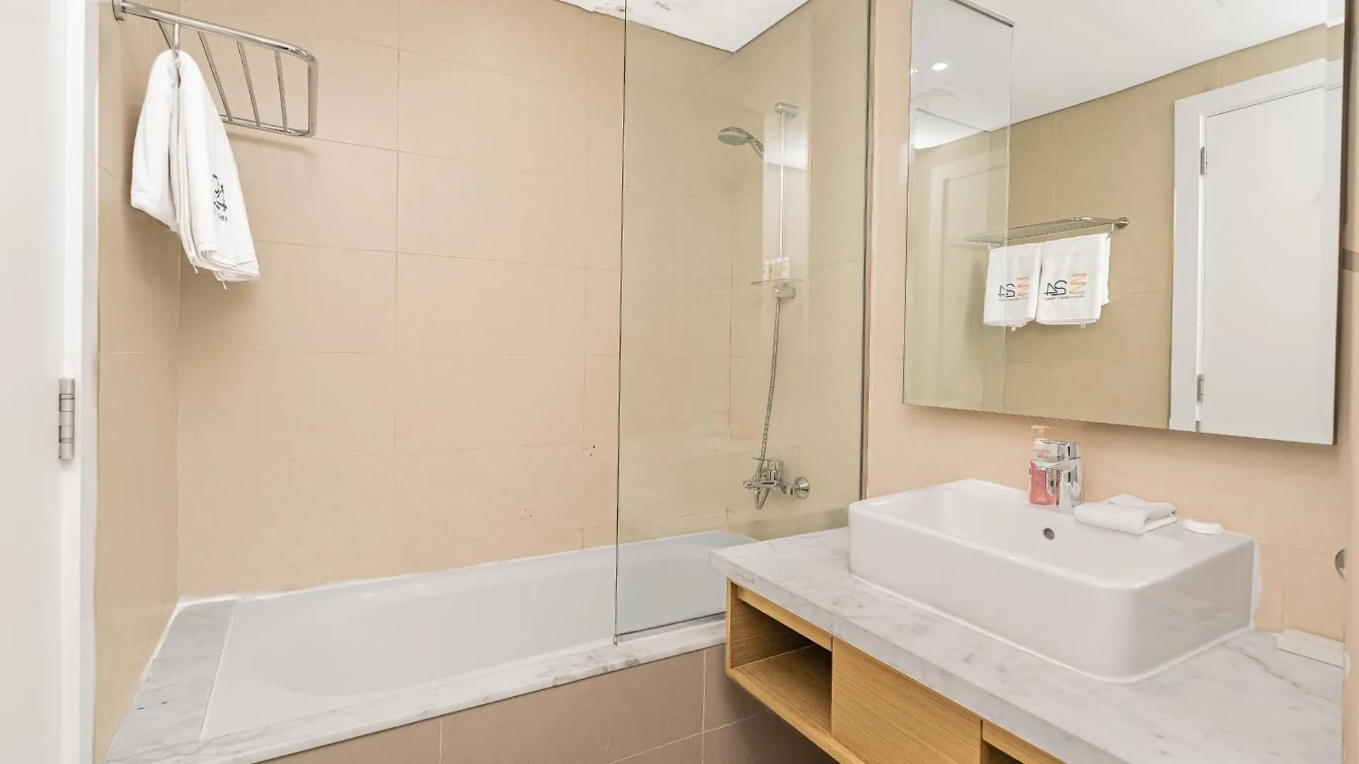 Escape 24 Modern Studio At Damac Maison Prive In Heart Of Business Bay Dubai 0*,